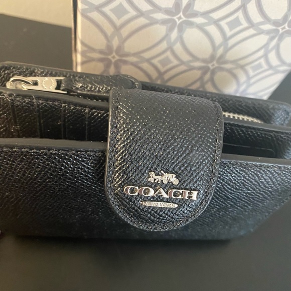 ❤️Beautiful Coach Cross Grain Leather Wallet❤️ - Picture 3 of 6